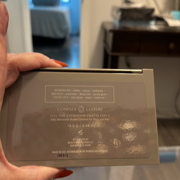 Complex Culture Full Time Eyeshadow Pallet - NEW - Picture 7 of 9